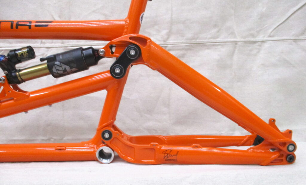 Ventana Grizzly MTB-Tandem, Stoker-Seattube, Dämpfer, FS-Linkage und Hinterbau von links Farbe Mango Tango